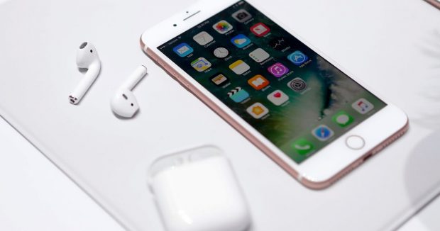 Apple iPhone 7 Headphone Jack: air pods