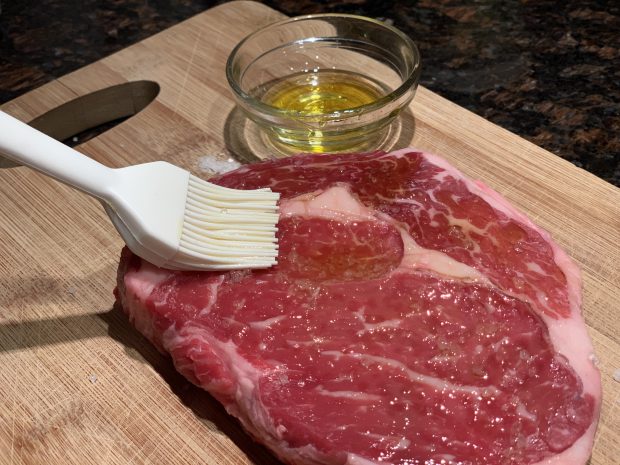 cast iron skillet steak with olive oil