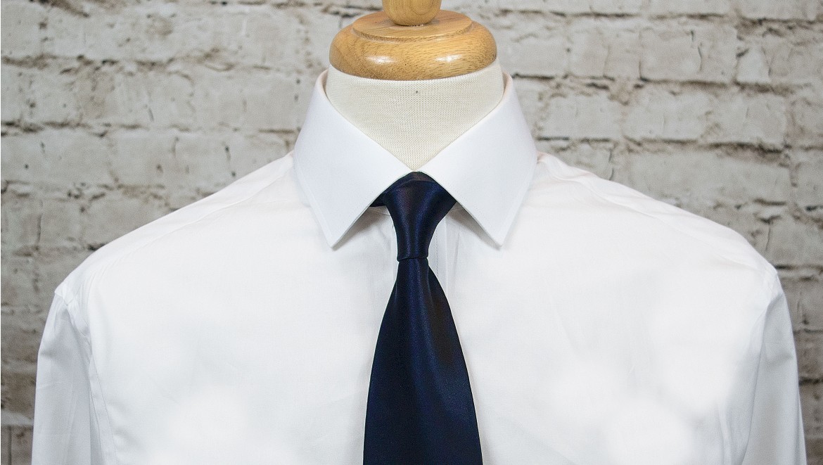 Point Collar - Shirt Collar Styles | Deo Veritas